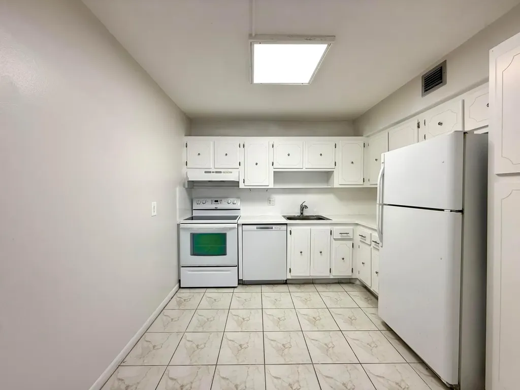 313 Greenbrier B West Palm Beach FL 33417