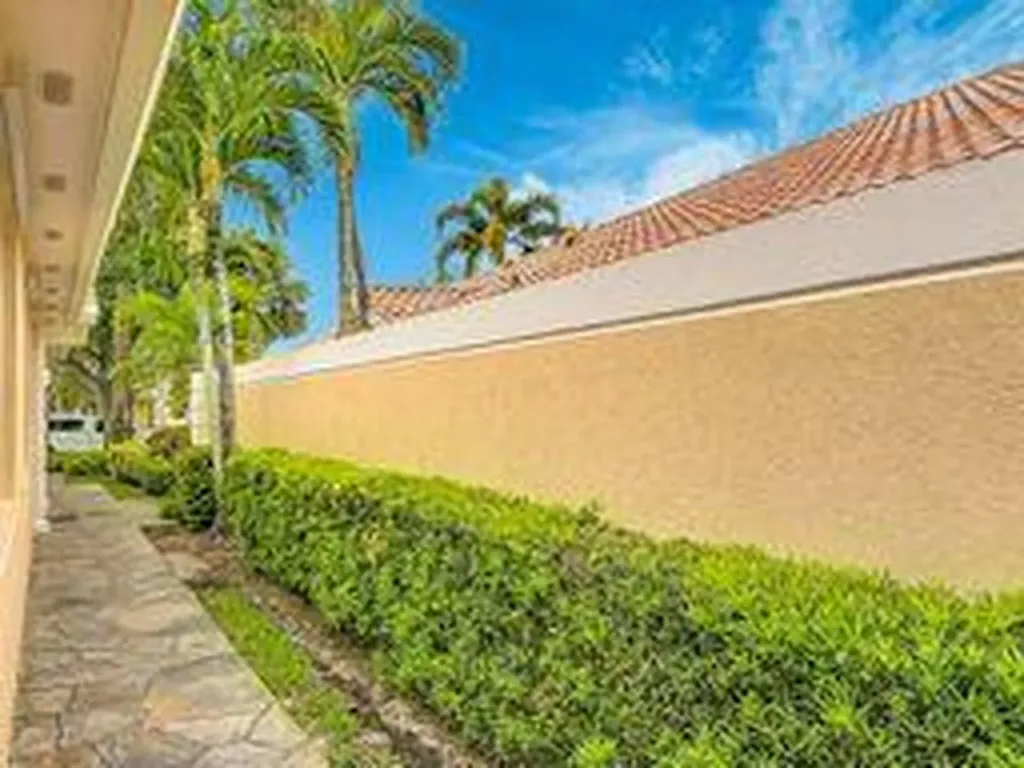 8023 Montserrat Place Wellington FL 33414