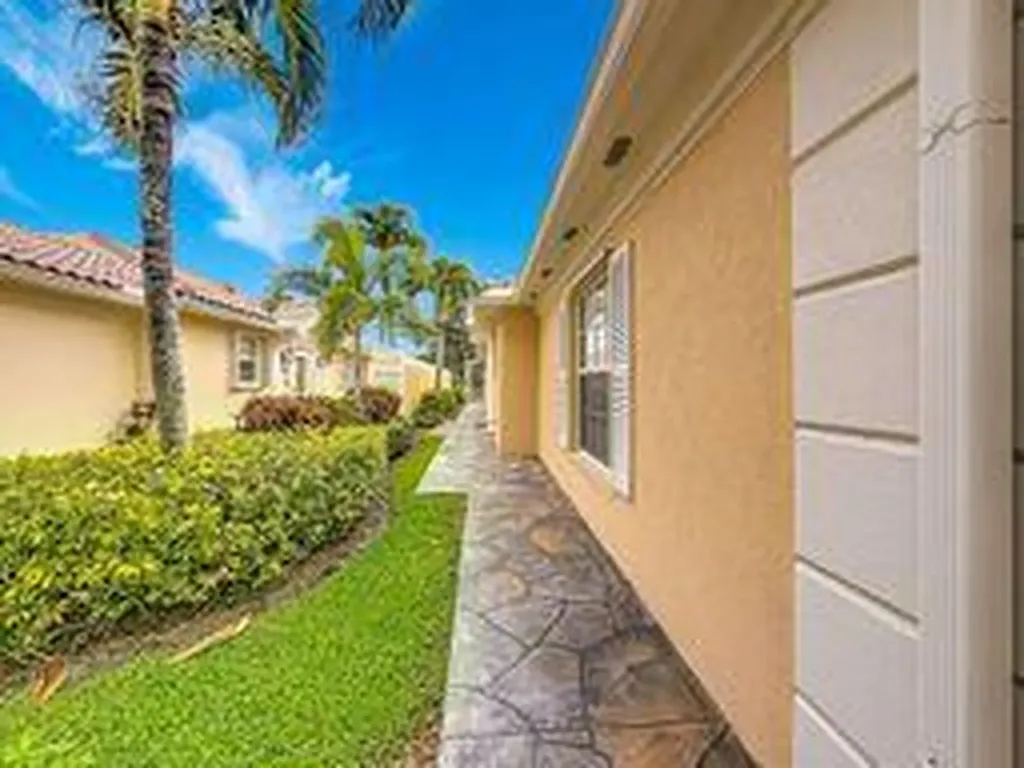 8023 Montserrat Place Wellington FL 33414