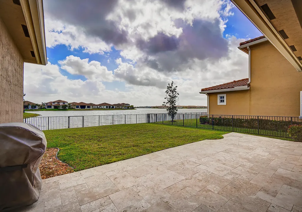 8980 Lakeview Place Parkland FL 33076