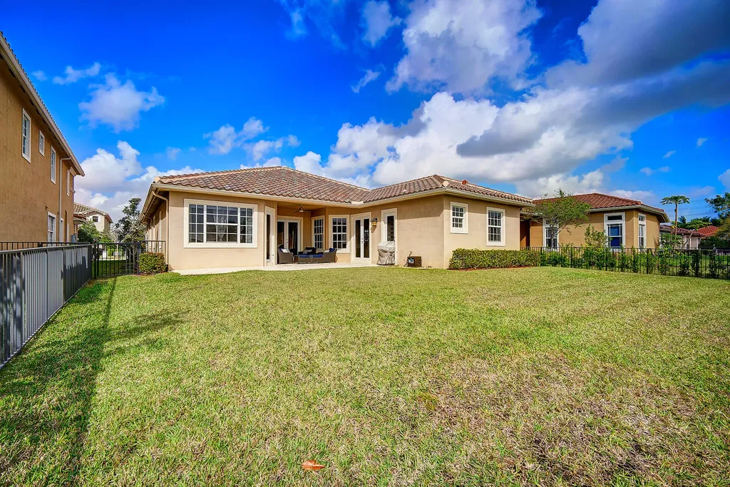 8980 Lakeview Place Parkland FL 33076
