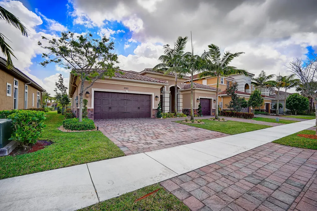 8980 Lakeview Place Parkland FL 33076