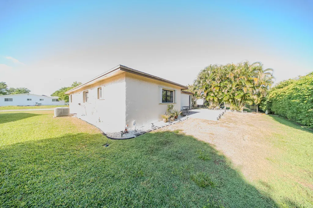 6431 Hitchin Post Way Delray Beach FL 33484