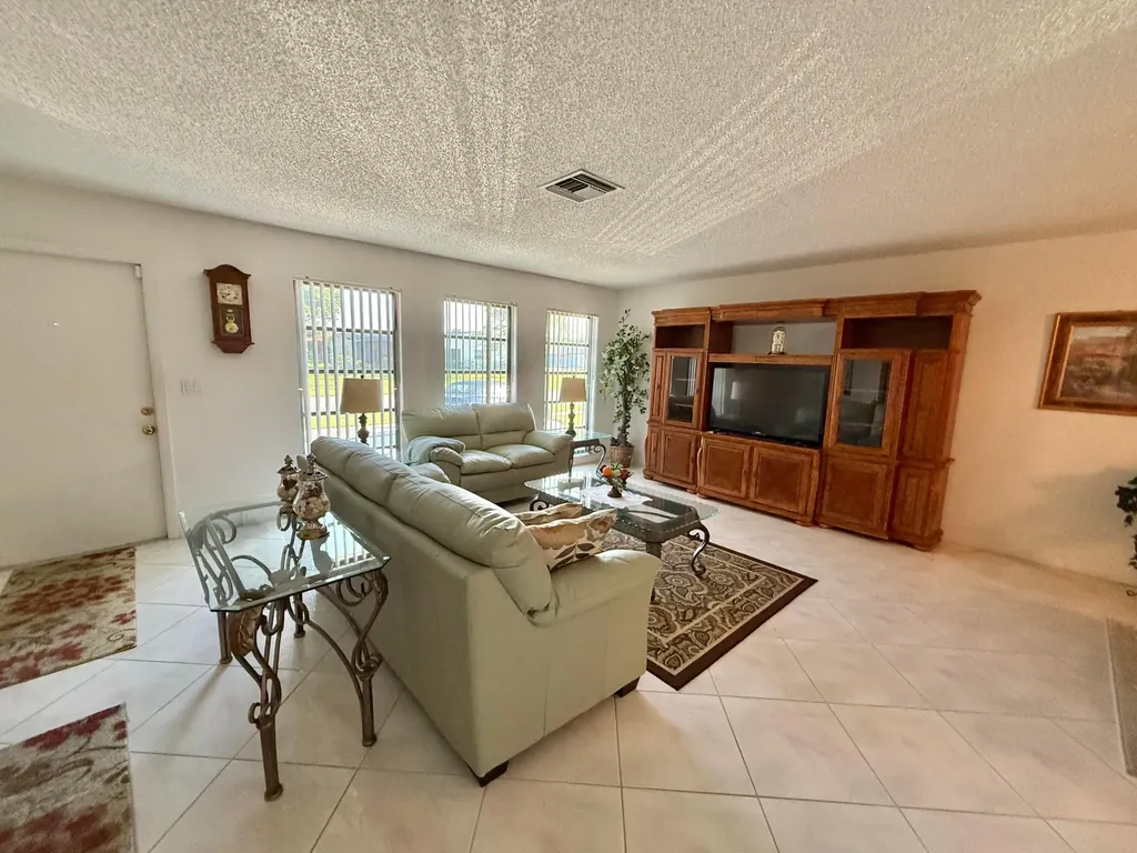 6431 Hitchin Post Way Delray Beach FL 33484