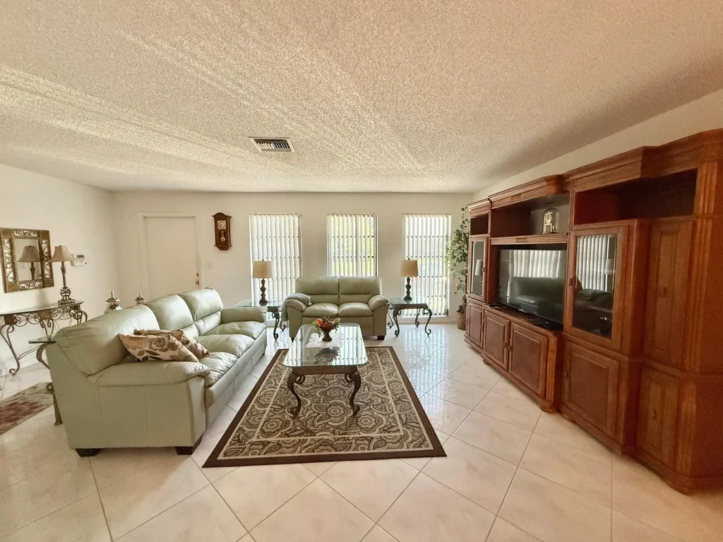 6431 Hitchin Post Way Delray Beach FL 33484