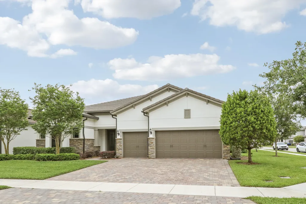 8308 Pedigree Circle Lake Worth FL 33467