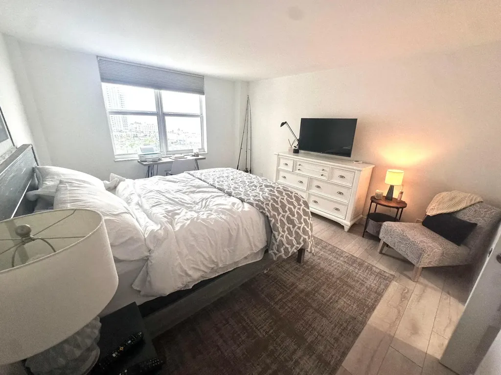 1 Las Olas Circle Fort Lauderdale FL 33316
