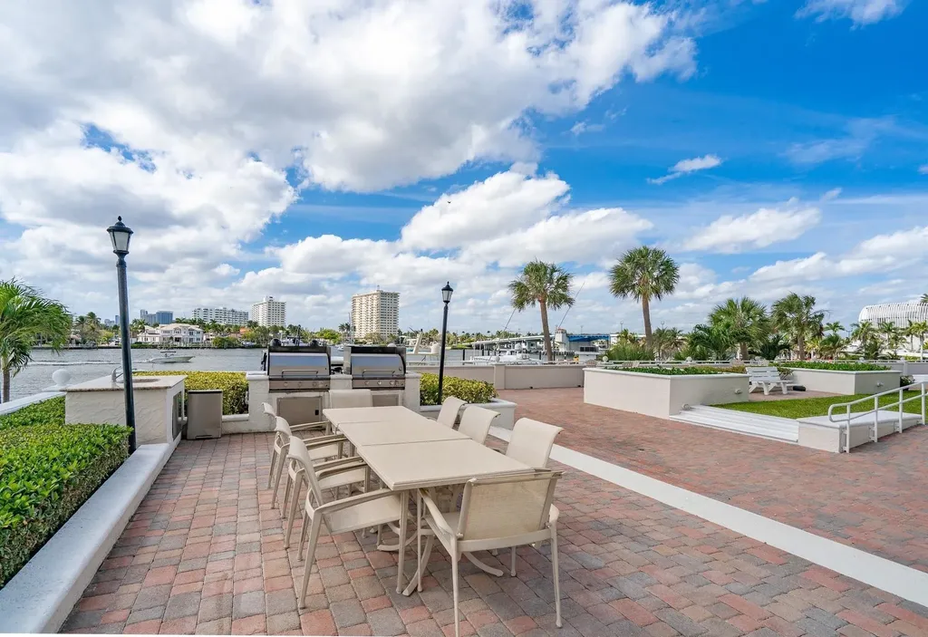 1 Las Olas Circle Fort Lauderdale FL 33316