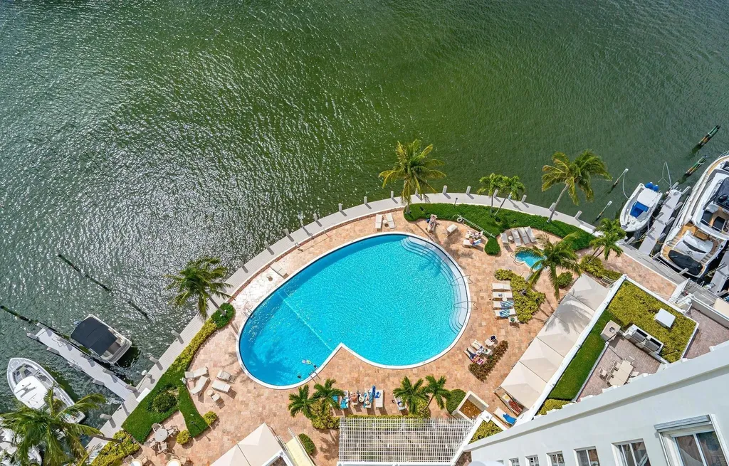 1 Las Olas Circle Fort Lauderdale FL 33316