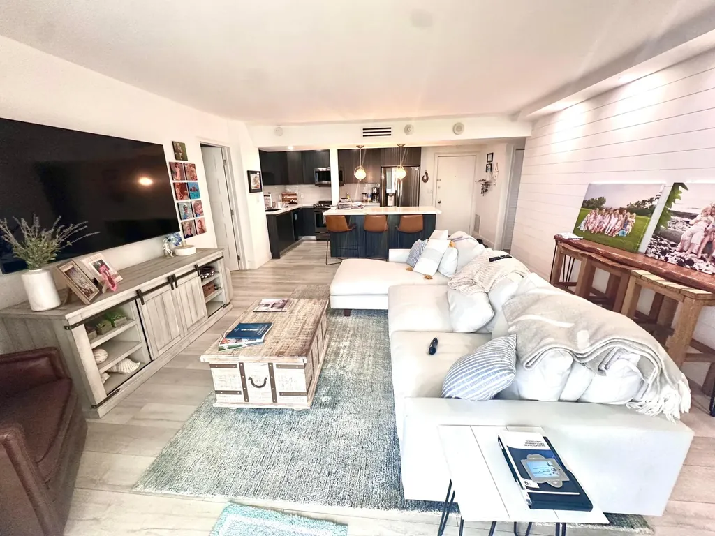 1 Las Olas Circle Fort Lauderdale FL 33316