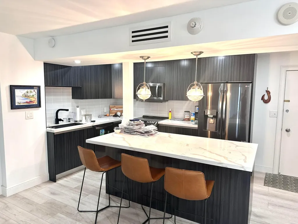1 Las Olas Circle Fort Lauderdale FL 33316