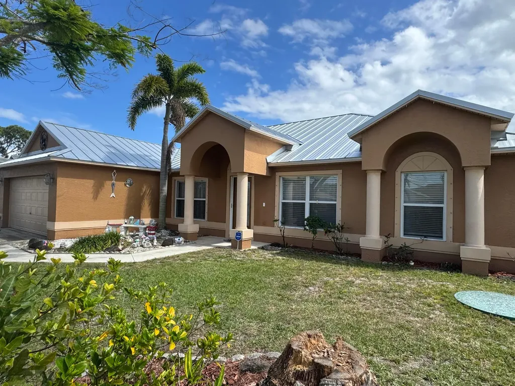 2674 SE Creston Lane Port St Lucie FL 34952