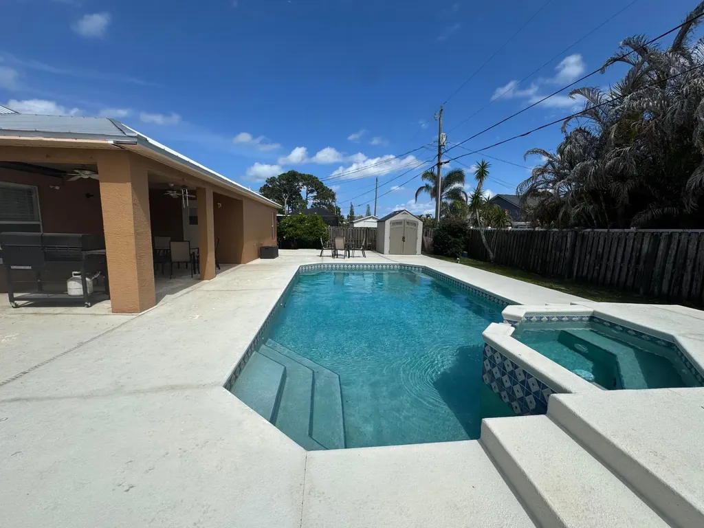 2674 SE Creston Lane Port St Lucie FL 34952