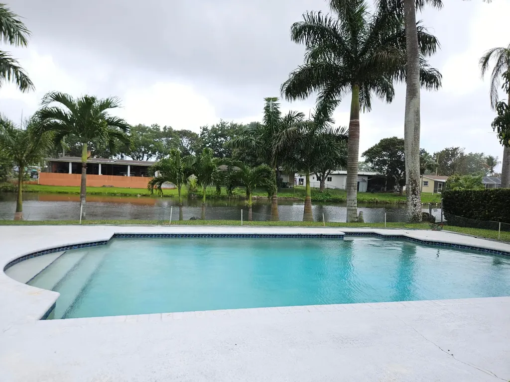 8954 SW 52nd Court Cooper City FL 33328