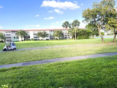 2902 Victoria Circle Coconut Creek FL 33066