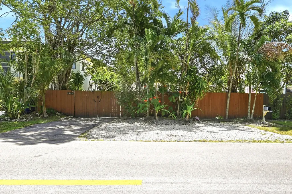 1516 SW 24th Street Fort Lauderdale FL 33315