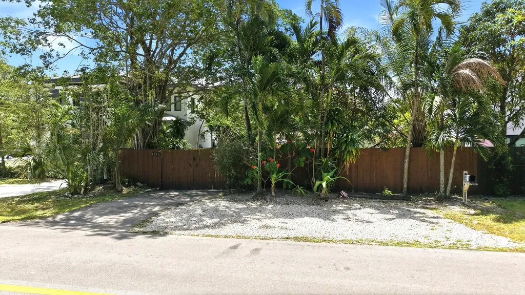 1516 SW 24th Street Fort Lauderdale FL 33315
