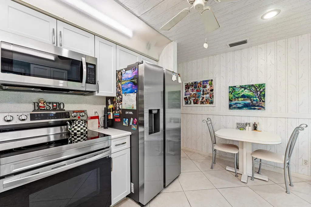 643 W Lakewoode Circle Delray Beach FL 33445