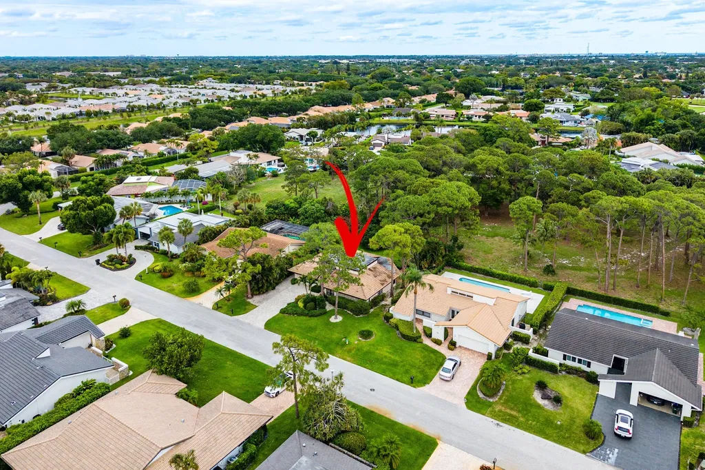 643 W Lakewoode Circle Delray Beach FL 33445