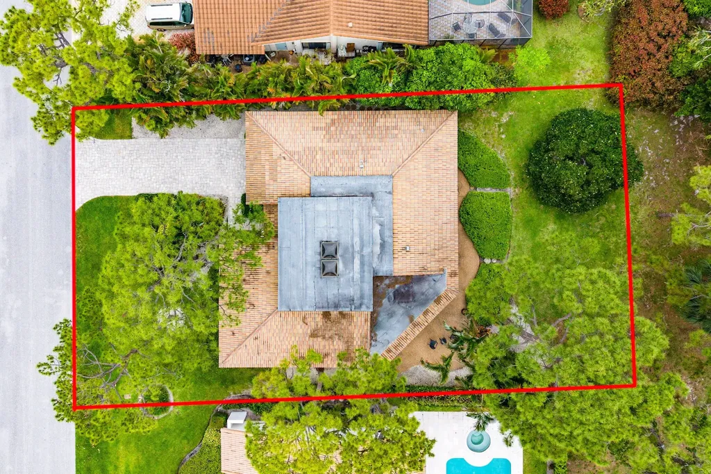 643 W Lakewoode Circle Delray Beach FL 33445