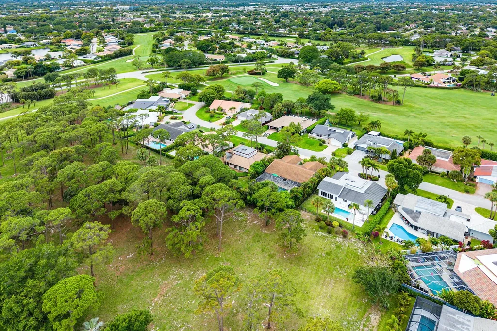 643 W Lakewoode Circle Delray Beach FL 33445