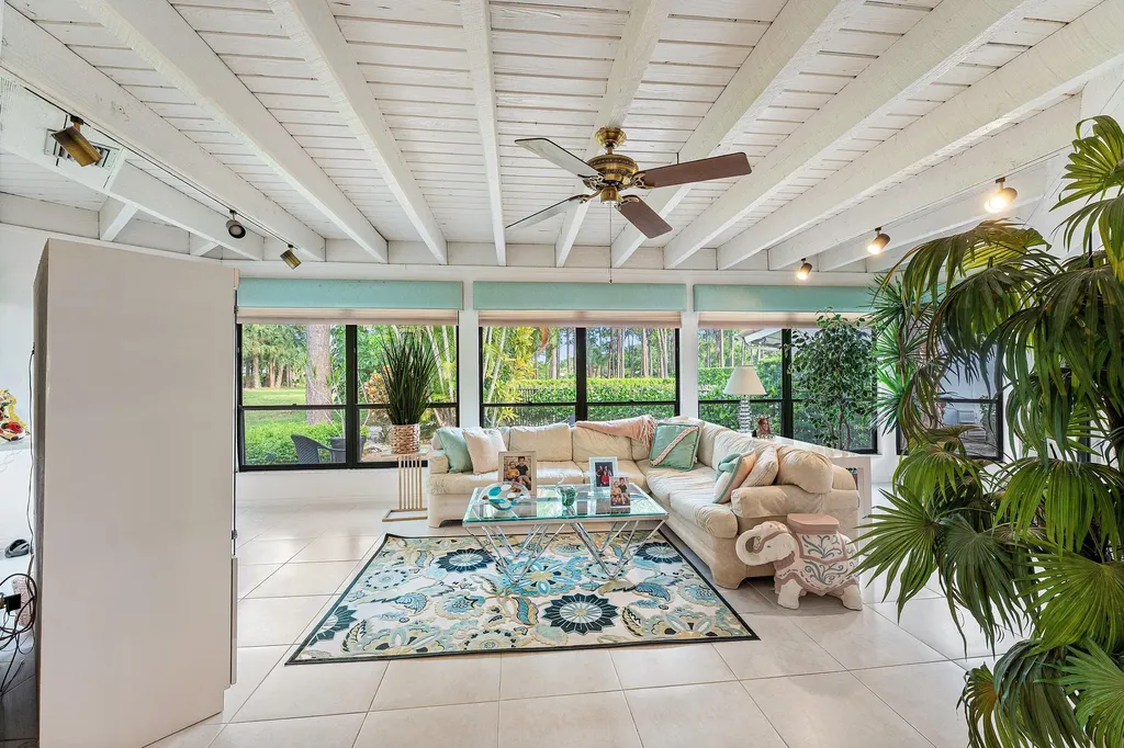 643 W Lakewoode Circle Delray Beach FL 33445