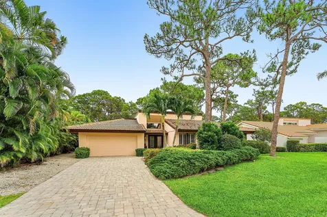 643 W Lakewoode Circle Delray Beach FL 33445