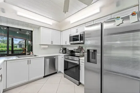 643 W Lakewoode Circle Delray Beach FL 33445