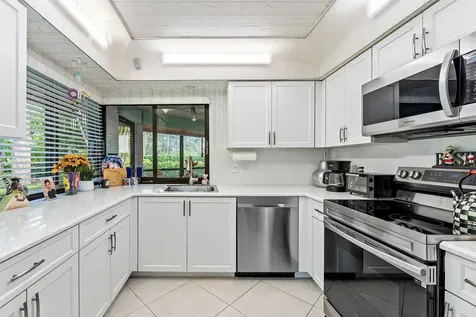 643 W Lakewoode Circle Delray Beach FL 33445