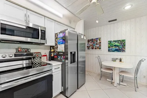 643 W Lakewoode Circle Delray Beach FL 33445