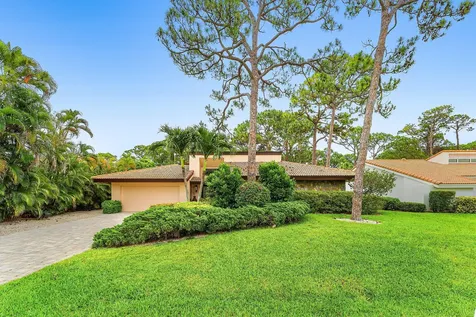 643 W Lakewoode Circle Delray Beach FL 33445