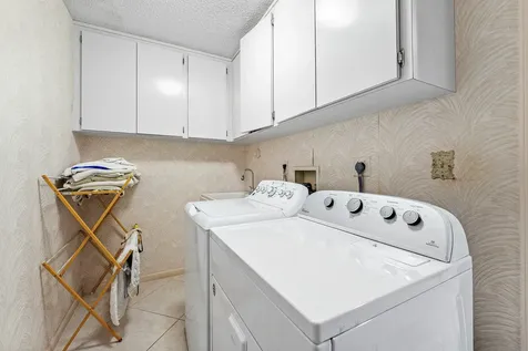 643 W Lakewoode Circle Delray Beach FL 33445