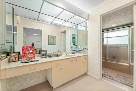 643 W Lakewoode Circle Delray Beach FL 33445