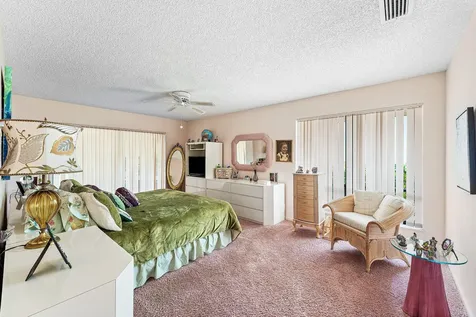 643 W Lakewoode Circle Delray Beach FL 33445