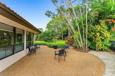643 W Lakewoode Circle Delray Beach FL 33445