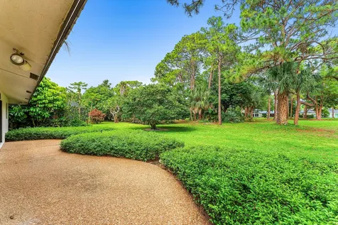 643 W Lakewoode Circle Delray Beach FL 33445