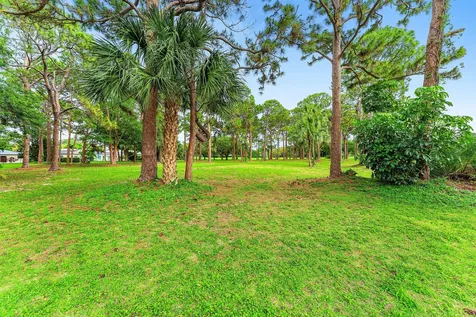 643 W Lakewoode Circle Delray Beach FL 33445