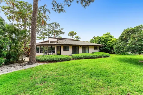 643 W Lakewoode Circle Delray Beach FL 33445
