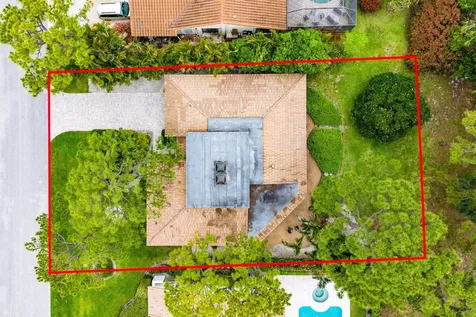 643 W Lakewoode Circle Delray Beach FL 33445