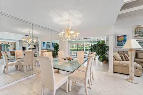 643 W Lakewoode Circle Delray Beach FL 33445