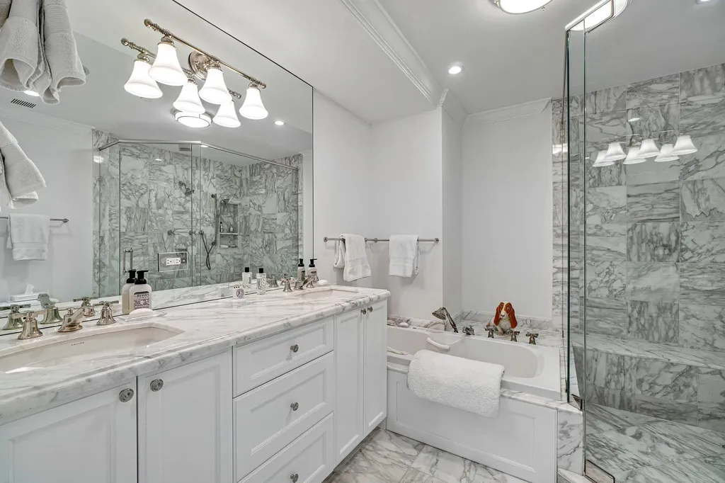 150 Bradley Place Palm Beach FL 33480