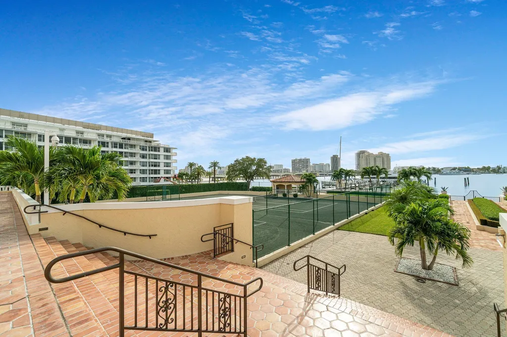 150 Bradley Place Palm Beach FL 33480