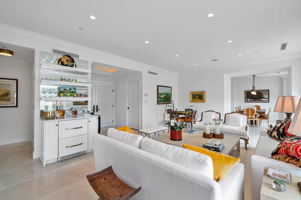 150 Bradley Place Palm Beach FL 33480
