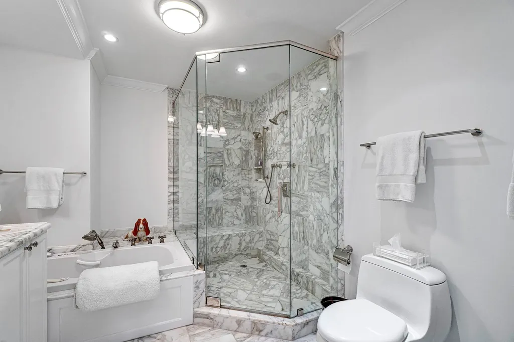 150 Bradley Place Palm Beach FL 33480