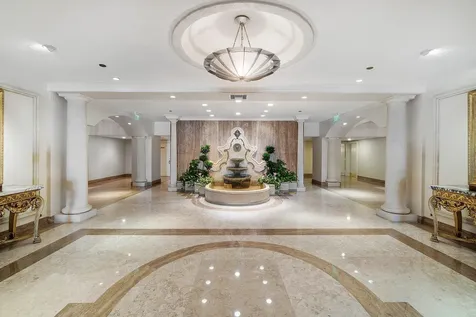 150 Bradley Place Palm Beach FL 33480