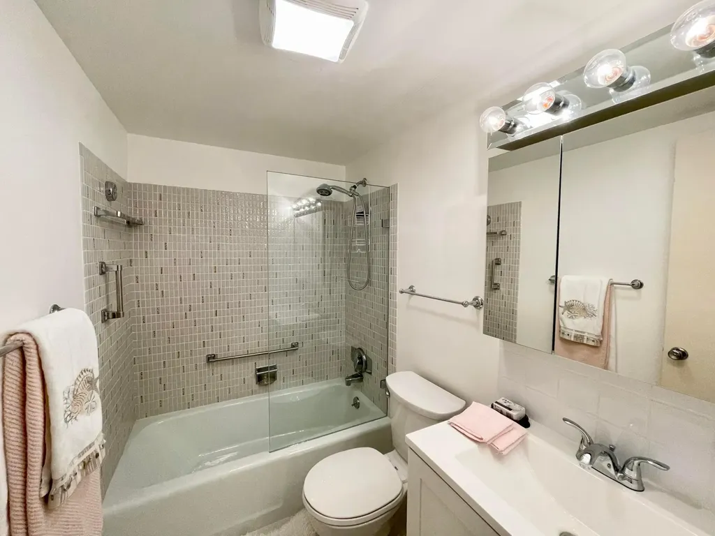 2880 Lake Osborne Drive Lake Worth Beach FL 33461