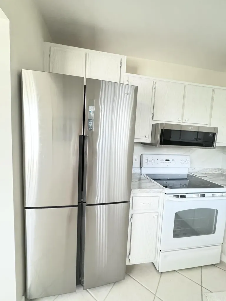 2880 Lake Osborne Drive Lake Worth Beach FL 33461