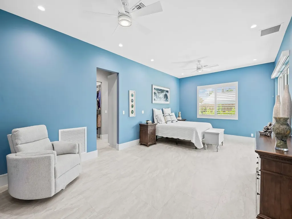 2754 NE 31st Court Lighthouse Point FL 33064