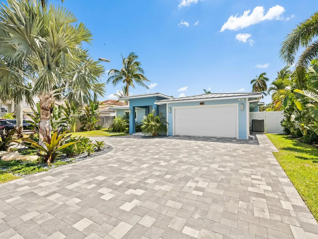 2754 NE 31st Court Lighthouse Point FL 33064