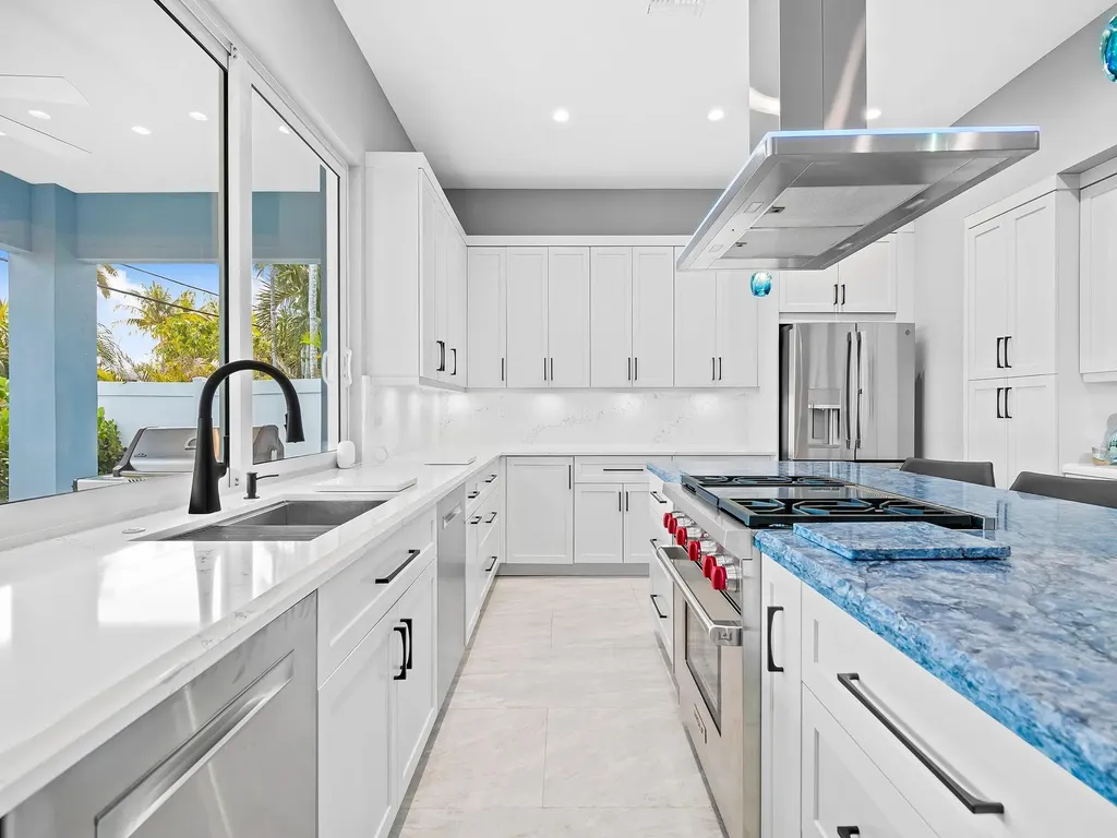 2754 NE 31st Court Lighthouse Point FL 33064
